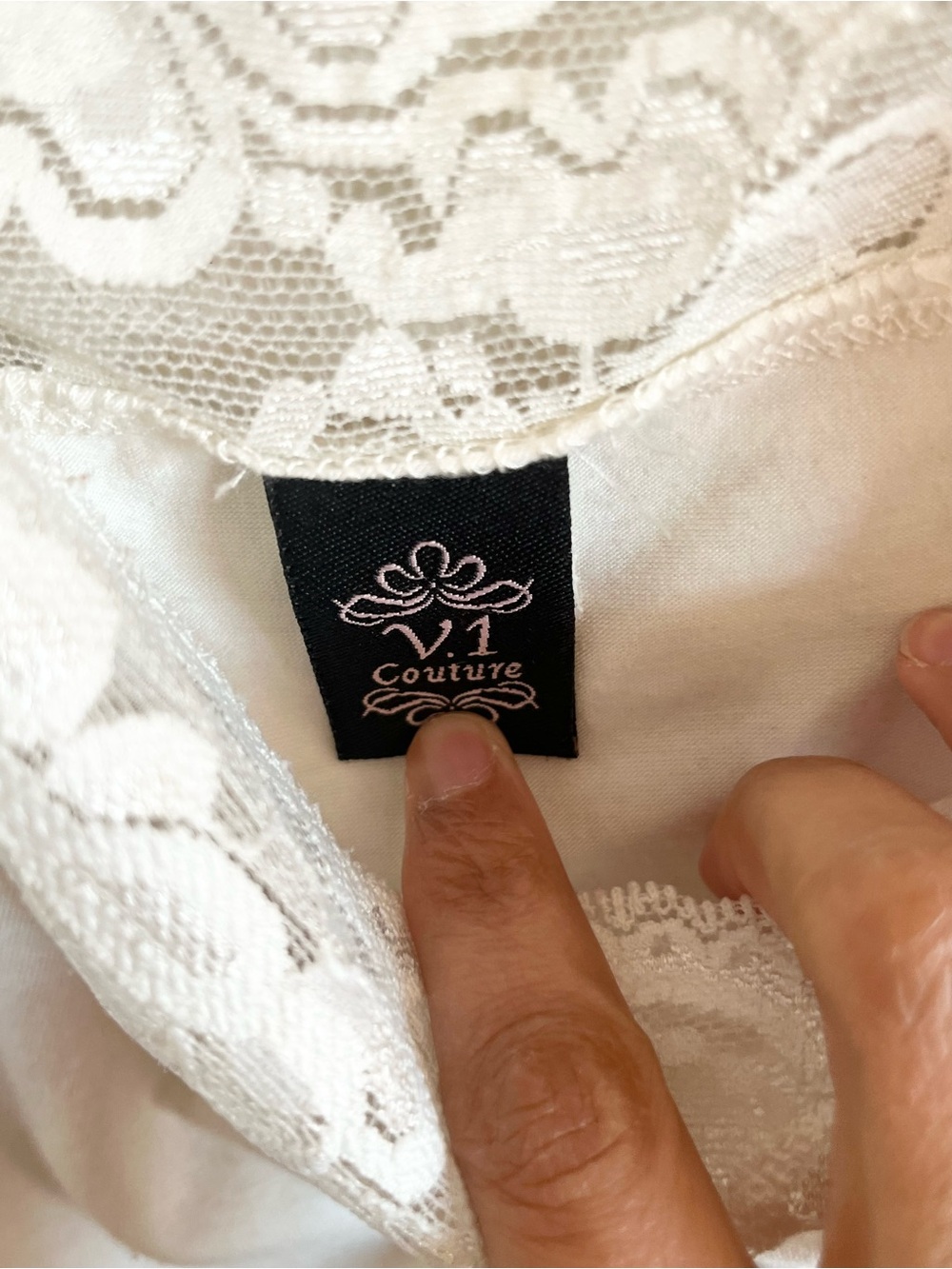 V.1 Couture Cream/Off-White Lace Camisole - Picture 2 of 5